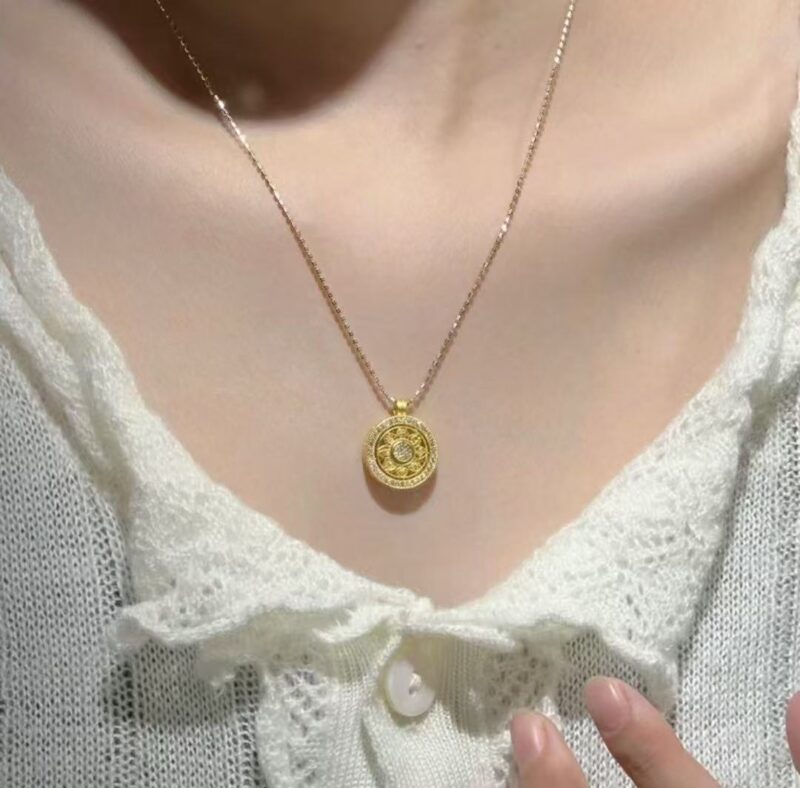 New sterling silver necklaces are fashionable and popular online